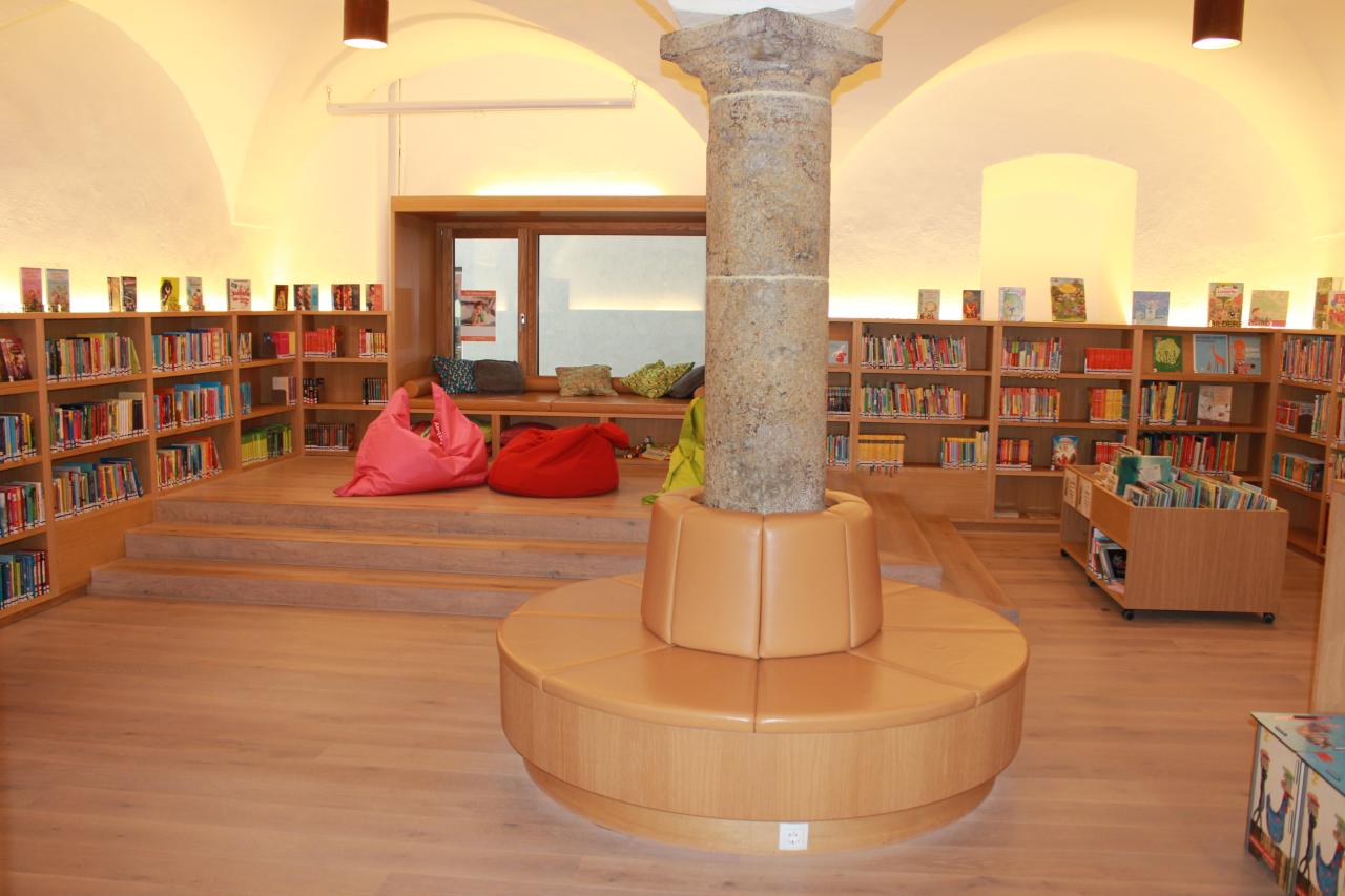 Bücherei Innenansicht OG