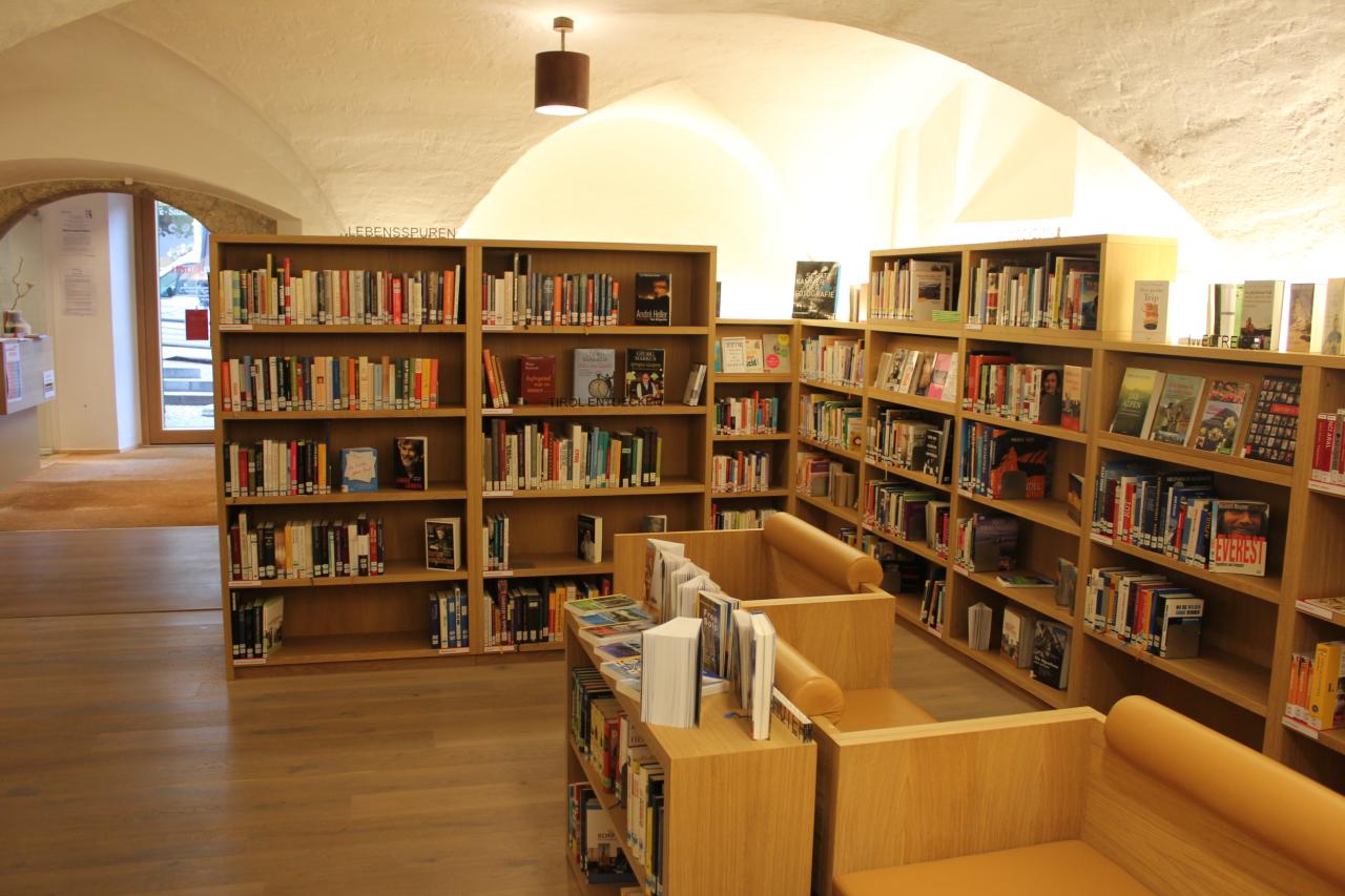 Bücherei Innenansicht EG