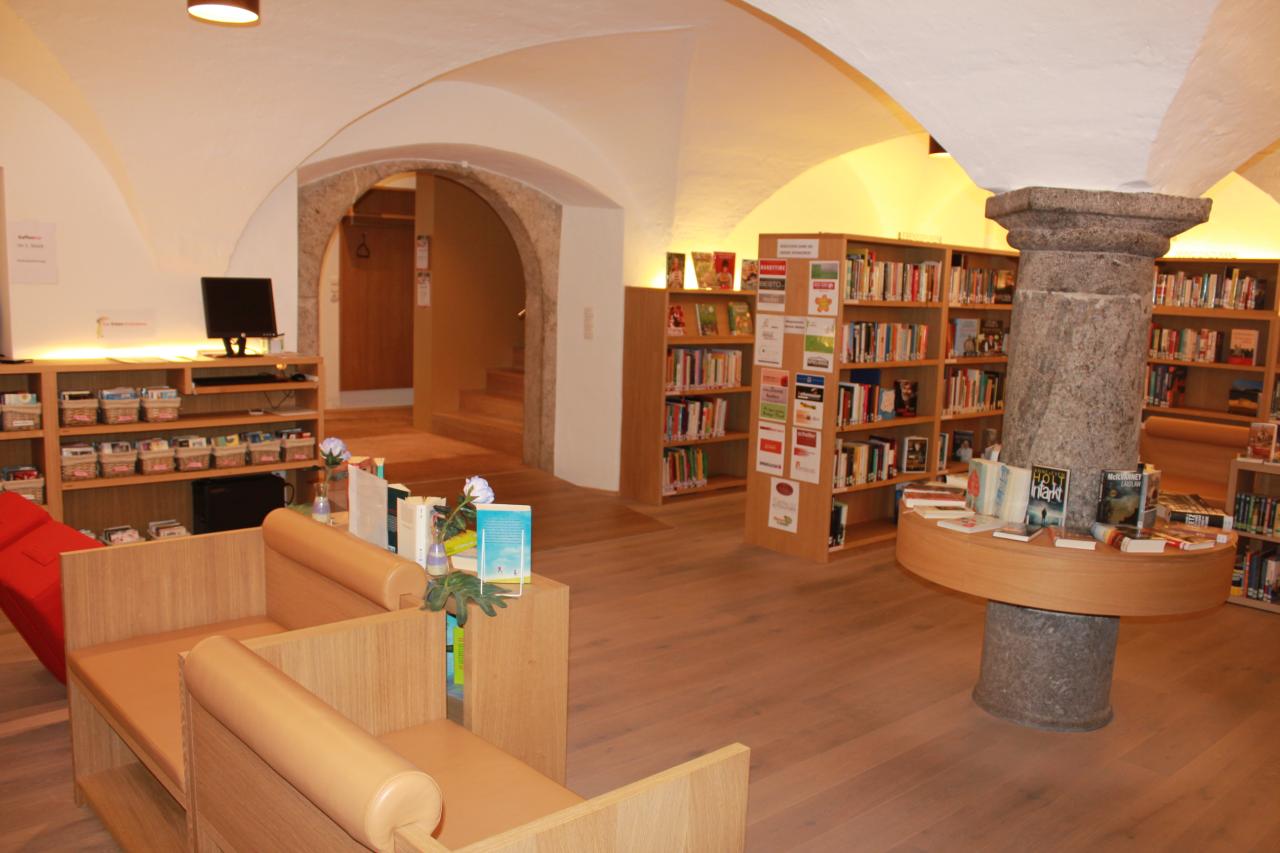 Bücherei Innenansicht EG