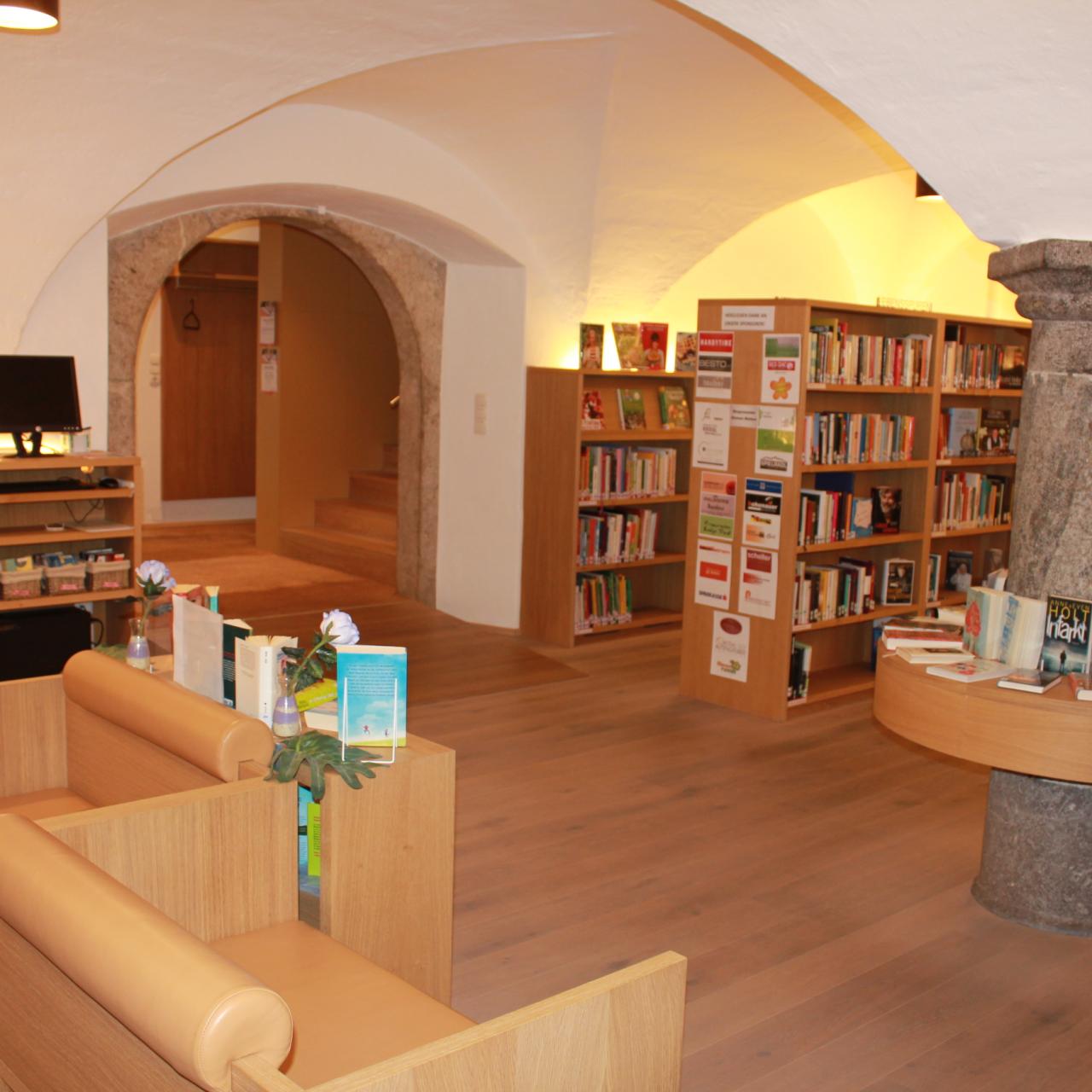 Bücherei Innenansicht EG